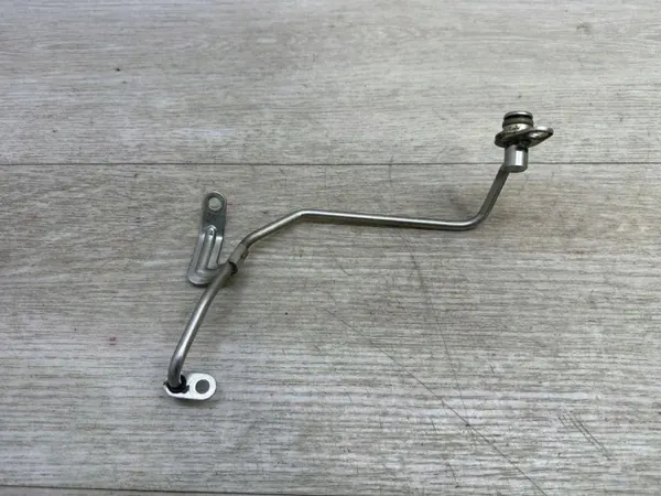 Porsche Turbo-Ölleitung OEM 94610708730 - Gebraucht image 3