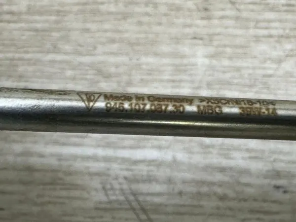 Porsche Turbo-Ölleitung OEM 94610708730 - Gebraucht image 4