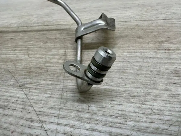 Porsche Turbo-Ölleitung OEM 94610708730 - Gebraucht image 5