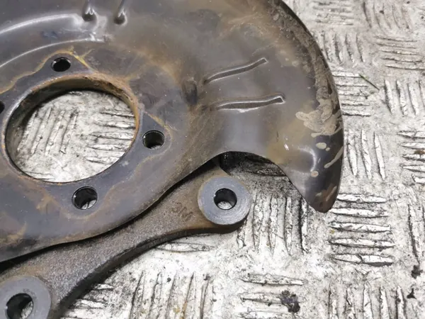 OEM 58391Q0300 Bakre bromssköld - Höger sida image 6