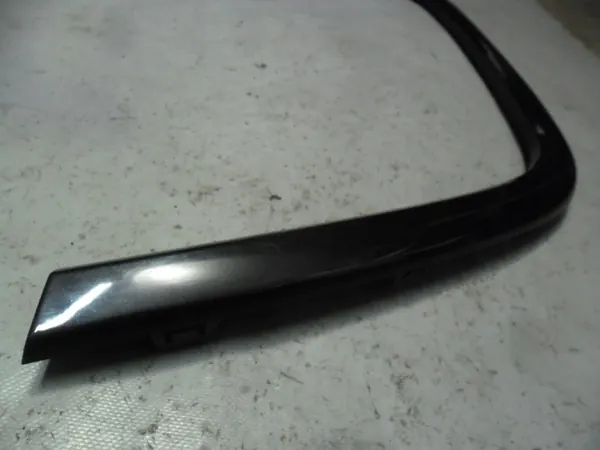 Oikea etulokasuoja Jeep Grand Cherokee WK2 OEM image 2