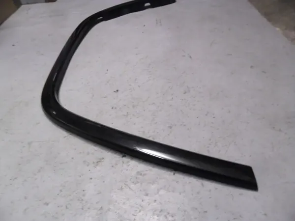 Oikea etulokasuoja Jeep Grand Cherokee WK2 OEM image 3