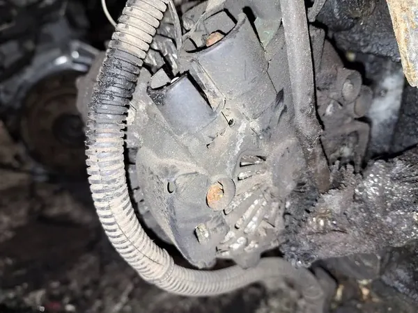 Citroen Berlingo Alternator 2007 1.6L 9645907580 image 3