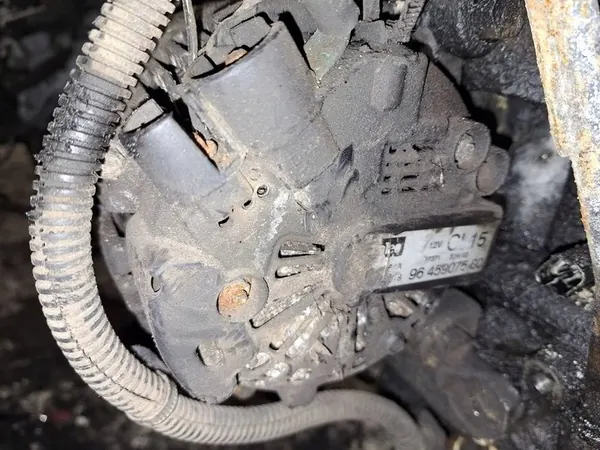 Citroen Berlingo Alternator 2007 1.6L 9645907580 image 4