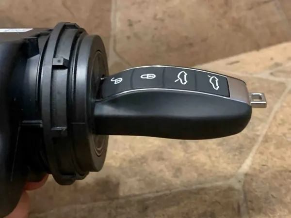 Interruptor de ignição Porsche OEM 7PP905865 - Usado image 6
