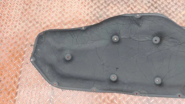 Motorhuvudisolering BMW X1 F48 image 4