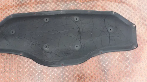 Motorhuvudisolering BMW X1 F48 image 8