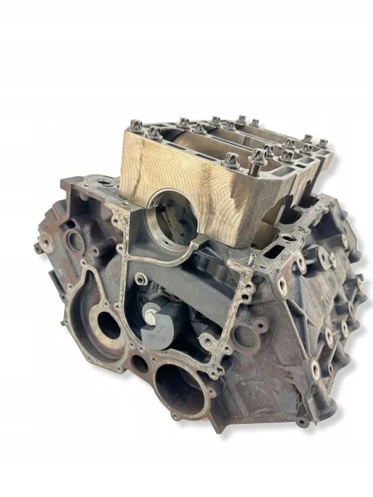 Moottorilohko OEM 059103021AR Audi A6 C6 3.0 TDI image 6