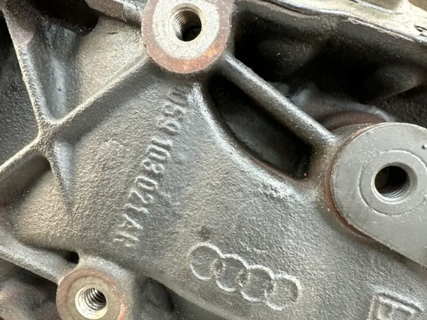 Moottorilohko OEM 059103021AR Audi A6 C6 3.0 TDI image 8