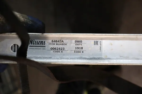 Radiador de agua Toyota Avensis I T22 Lift 2.0D-4D OEM 64643A image 4