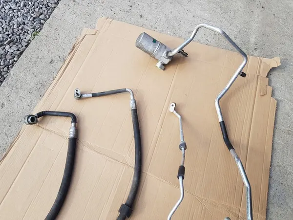 Ilmastointiputkisarja / Audi A2 1.4 TDI AMF 75HV / OEM image 7