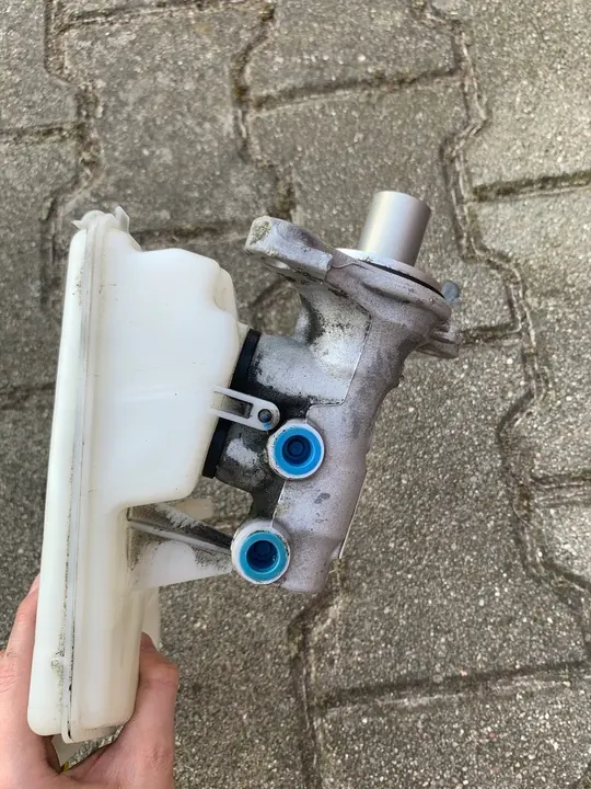 CITROEN C4 CACTUS remcilinder 4601R7 image 5