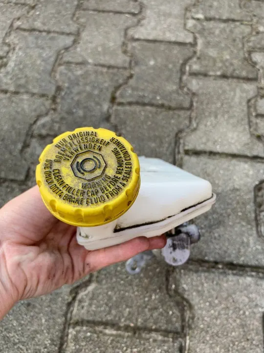 CITROEN C4 CACTUS remcilinder 4601R7 image 6