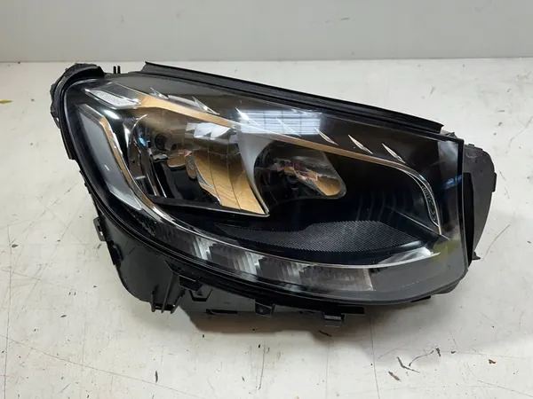 Rechter Voorlamp Mercedes GLC 253 A2538200261 image 4