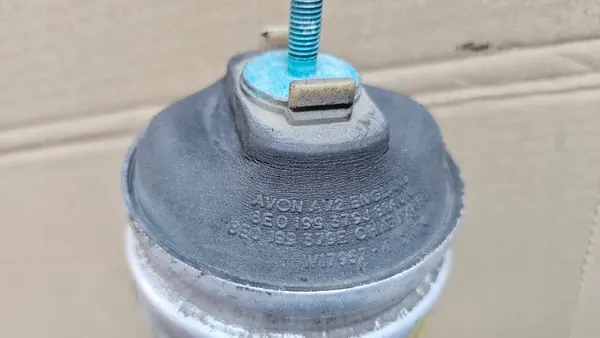 AUDI A4 B6 B7 EXEO 1.8T Motorlager 8E0199379A image 2