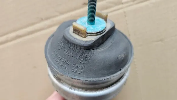 AUDI A4 B6 B7 EXEO 1.8T Motorlager 8E0199379A image 3