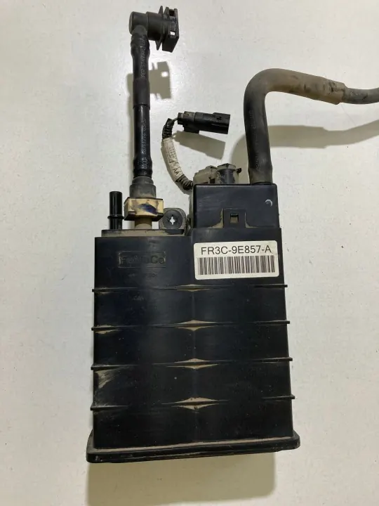 Filtre à charbon FR3C-9E857-A pour Ford Mustang VI 2015+ image 2