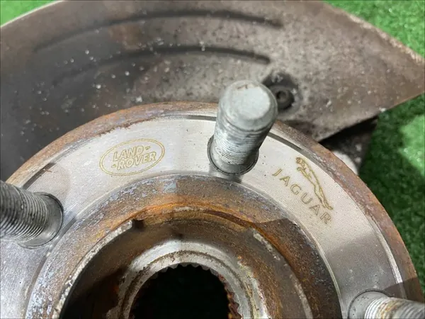 JAGUAR F-PACE Bakre hjulnav HK83-1109-AA image 6