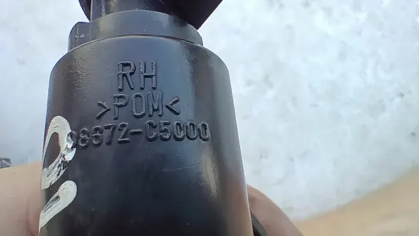 Kia Sorento III Voor Rechts Koplampreiniger image 4