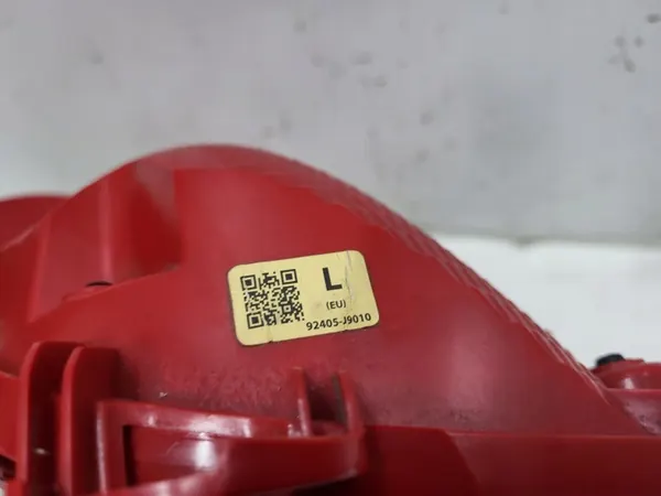 Farol esquerdo traseiro Hyundai Kona OEM 92405-J9010 image 3