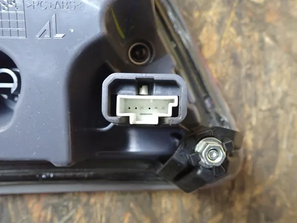 Luz Trasera Derecha Mercedes GLS II X166 A1669060602 image 3