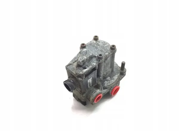 Válvula de relé DAF OEM 1315693 - Estado usado image 3