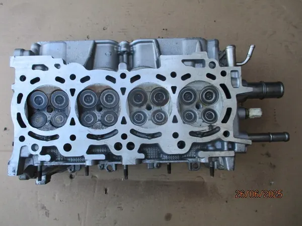 Toyota Auris I 1.6 16V Cylinderhuvud OEM 2407517156 image 2