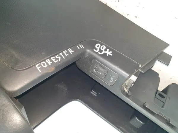Mitteltunnel-Armlehne Subaru Forester III OEM image 10