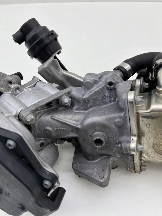 Válvula EGR usada OEM A6511400760 para Mercedes image 8