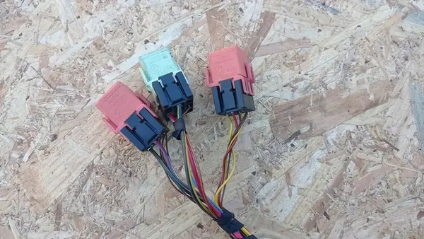 Fiação de relés de suspensão BMW E60 E61 1742690 image 5