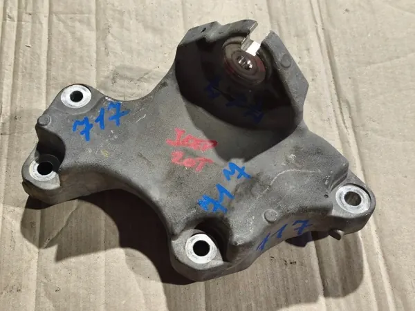 Jeep Wrangler JL Motorfäste OEM 68271532AB image 2