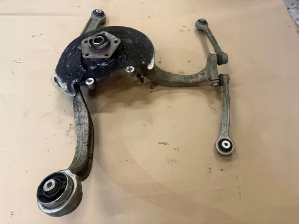 Audi A6 C8 vasen etunivel OEM 4K0407241D image 3