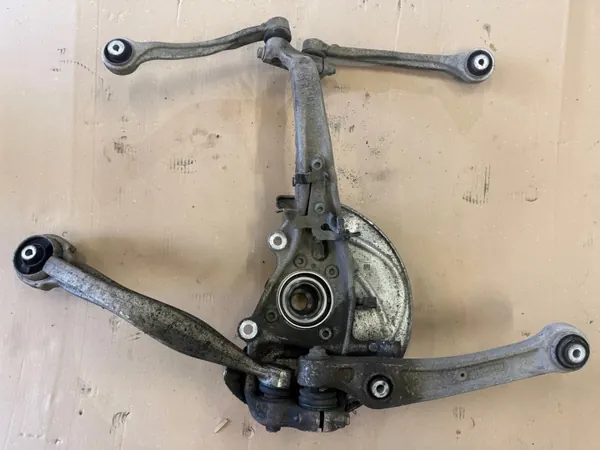 Audi A6 C8 vasen etunivel OEM 4K0407241D image 5