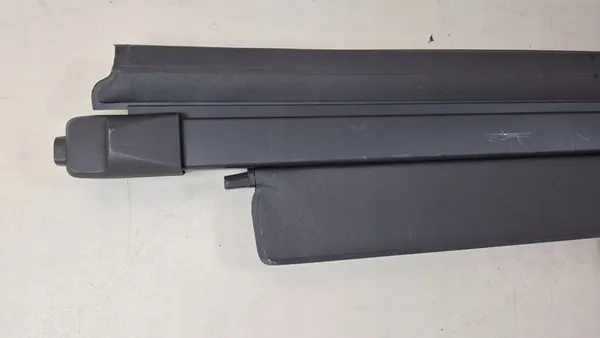 Volvo XC90 Tailgate Roller OE 39874880 image 2