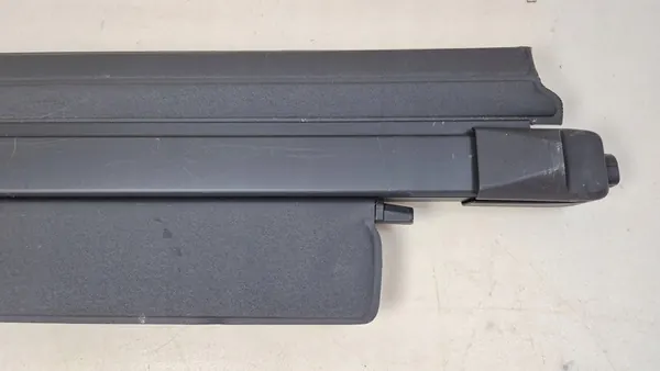 Volvo XC90 Tailgate Roller OE 39874880 image 4