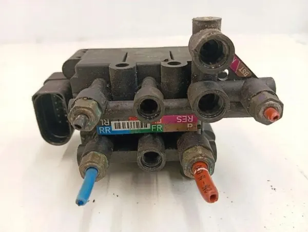 Audi Q8 Ilmajousitusmoduuli OEM 4M0616013B image 3