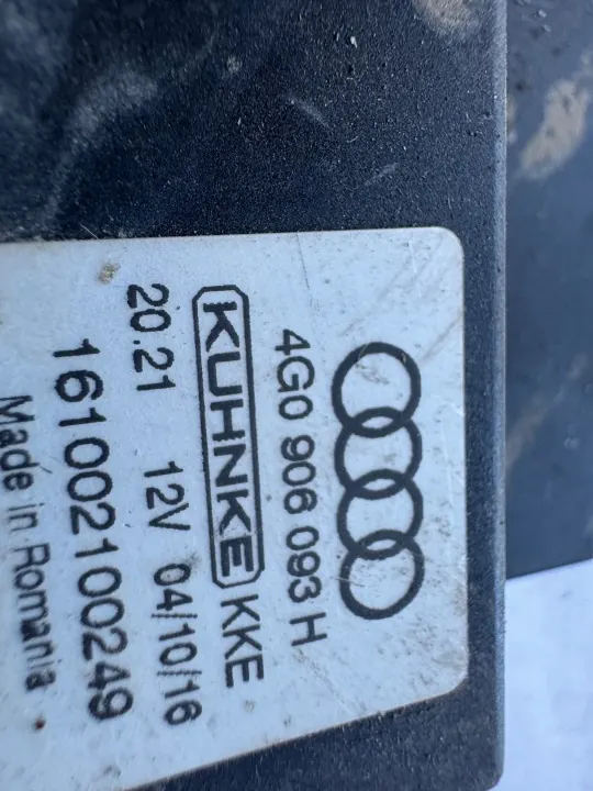 Audi A6 C7 3.0 TDI Brandstofpomp Besturingsmodule 4G0906093H image 3