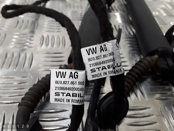 Takaluukun tukijalat Audi Q3 2018 8U0827851 image 3