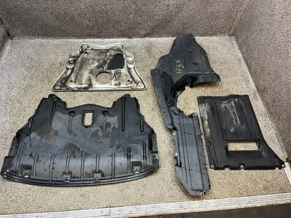 BMW X5 E70 moottorin alasuojus OEM 8037195 image 4
