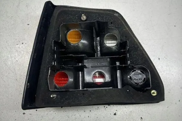 Höger baklampa VW GOLF III 191945112 image 2