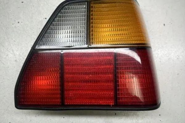 Höger baklampa VW GOLF III 191945112 image 3