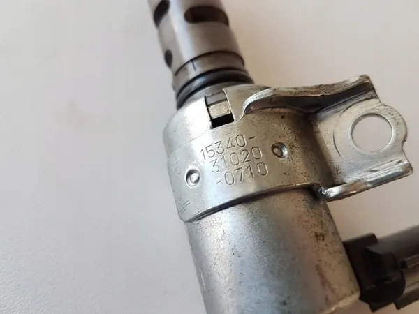 Lexus GS 300 350 430 450H 2005 Válvula de controle do eixo de comando OEM image 2