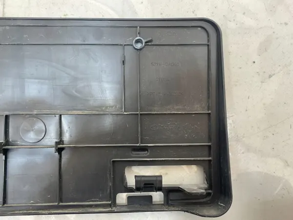 Soporte Placa Matrícula Delantera Toyota Corolla Cross OEM 52114-0A040 image 3