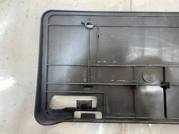 Soporte Placa Matrícula Delantera Toyota Corolla Cross OEM 52114-0A040 image 4