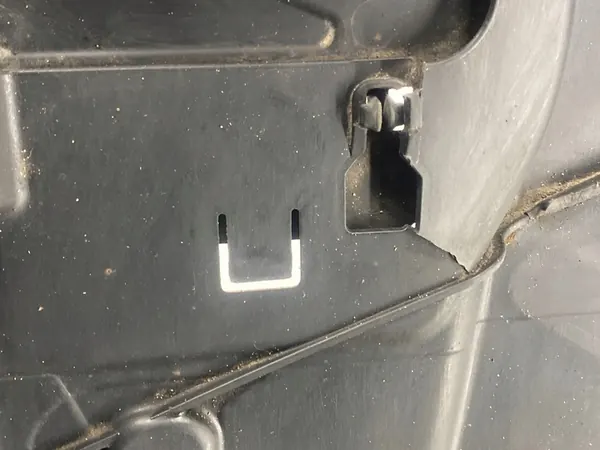 Underbilsplåt Framsidan Vänster VW Audi Seat Skoda OE image 2