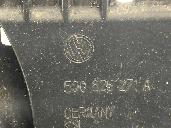 Underbilsplåt Framsidan Vänster VW Audi Seat Skoda OE image 4