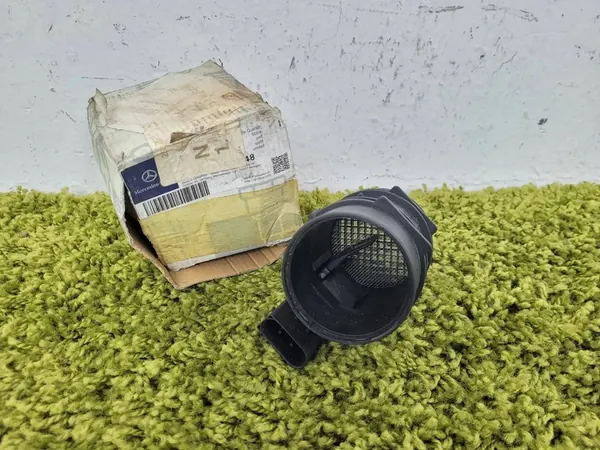 Masseluftmengenmesser W463 G 463 89- ML W163 W220 S 220 98- W211 A0000941748 image 2