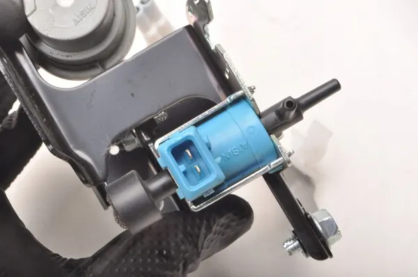 Válvula de vacío Suzuki Jimny IV 1.5 OEM 394693 image 6