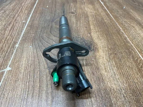 Inyector Land Rover OEM AH4Q-9K546-BB Usado image 3