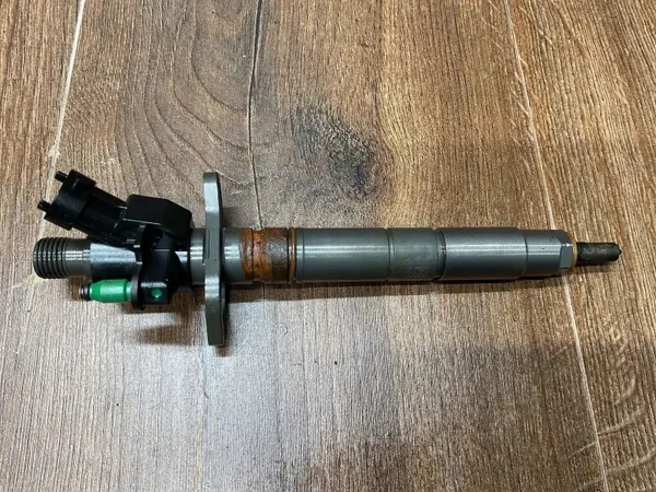 Inyector Land Rover OEM AH4Q-9K546-BB Usado image 4